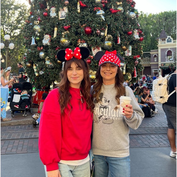 Meet your Posher, Lauren - Picture 2 of 7